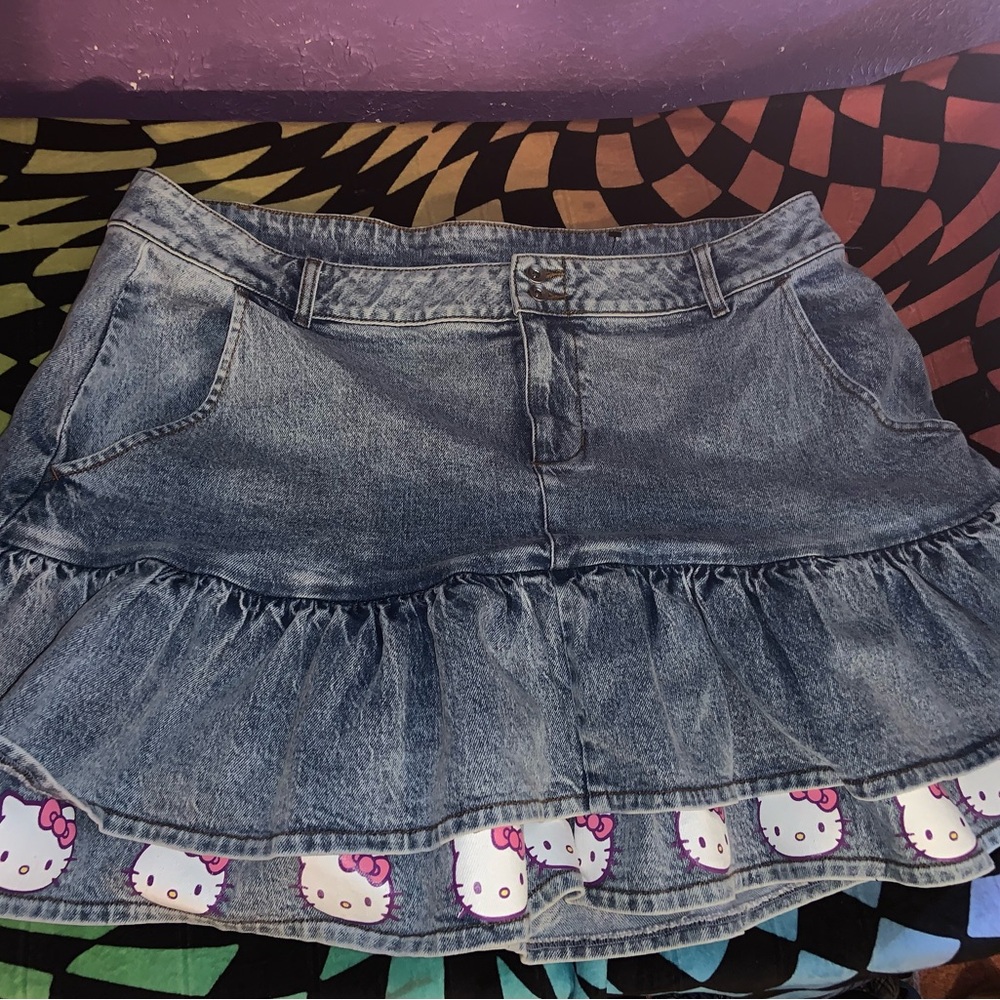 Hello Kitty Plus Ruffle Skirt - Picture 3 of 7